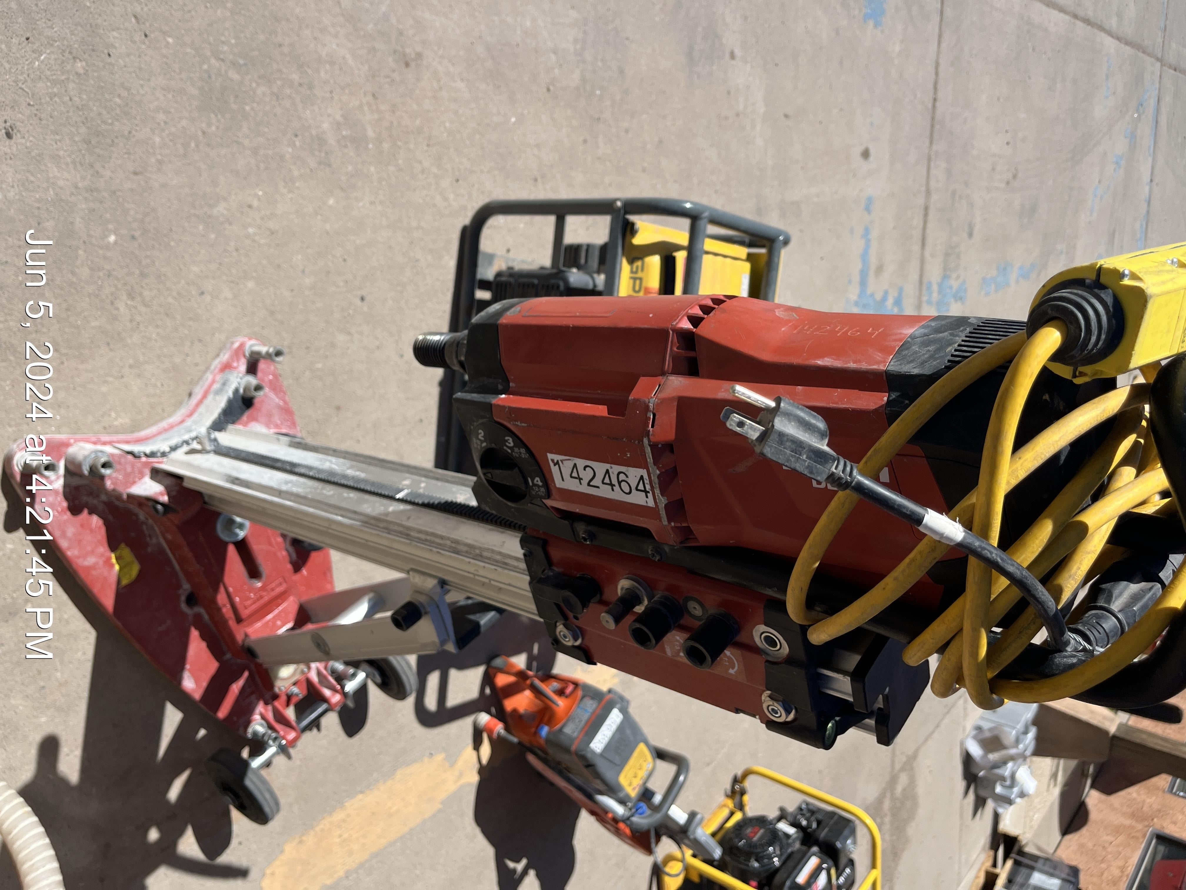 2021 HILTI DD250E