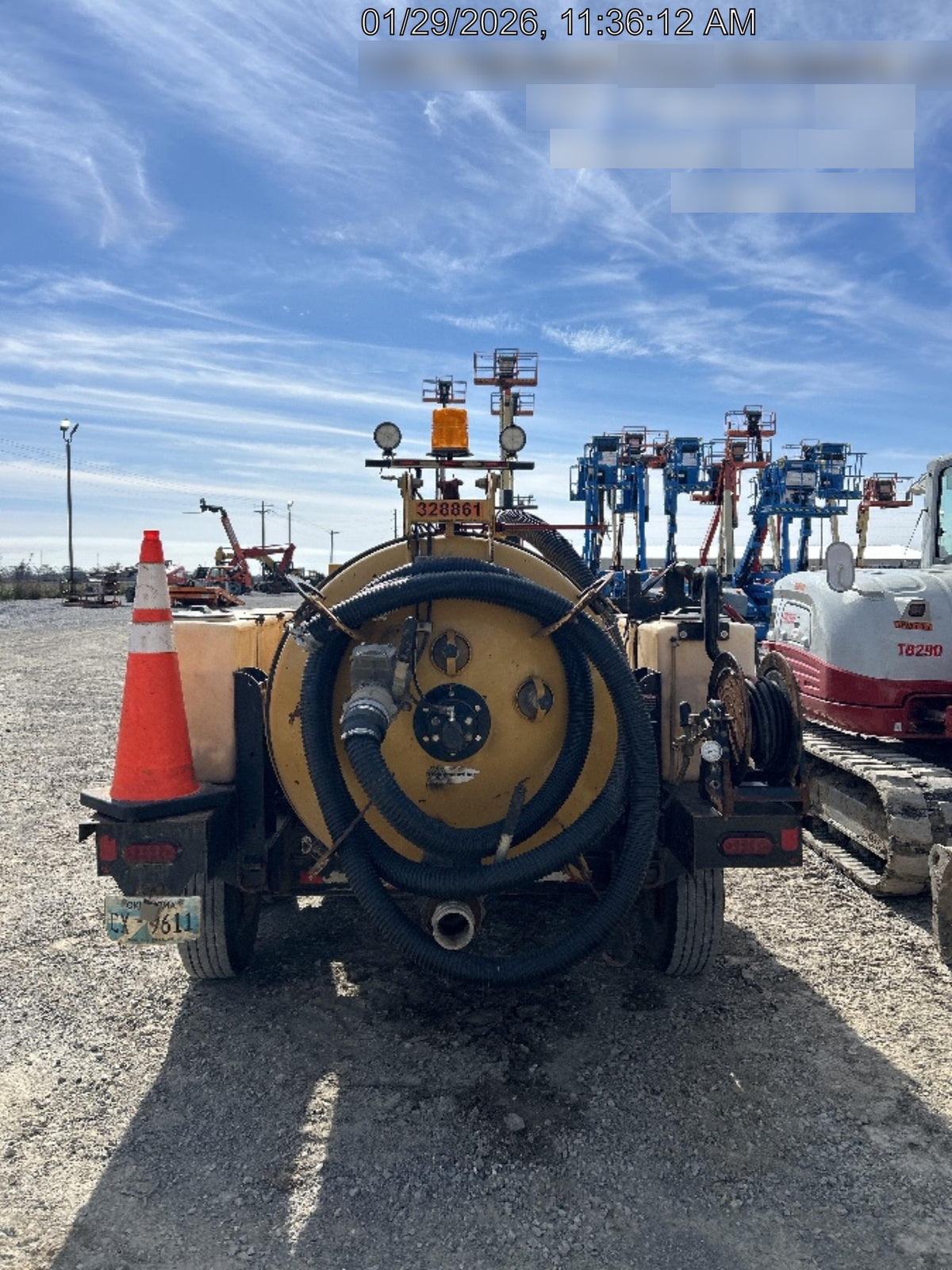 2023 Vac-Tron LP573XDT T4 Koehler Diesel Engine, 500 Gallon Debris Tank, x2 100 Gallon Water Tanks
