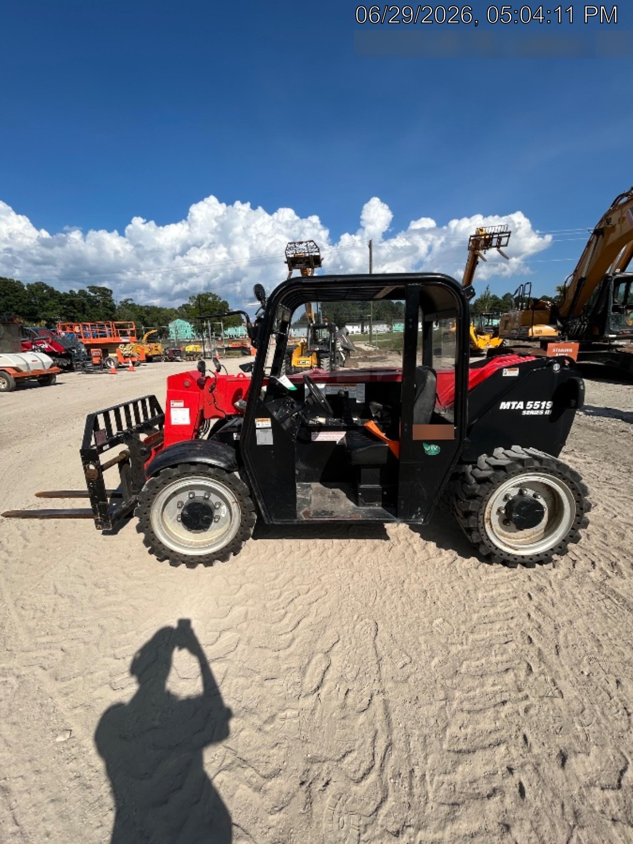 2023 MANITOU MTA5519