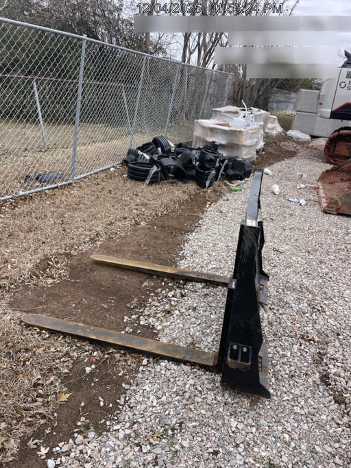 2024 ARROW MATERIAL HANDLING 48" Pallet Forks - Arrow