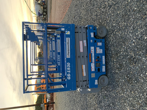 2020 Genie GS-1930 Solid Non Marking Tires, Beacon, Folding rails with half height swing gate, 800W Inverter