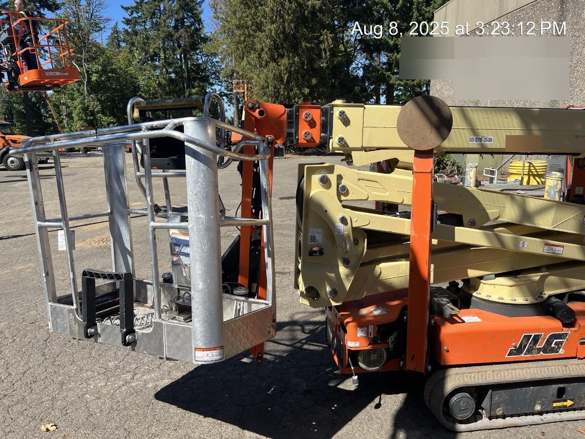 2019 JLG X600AJ