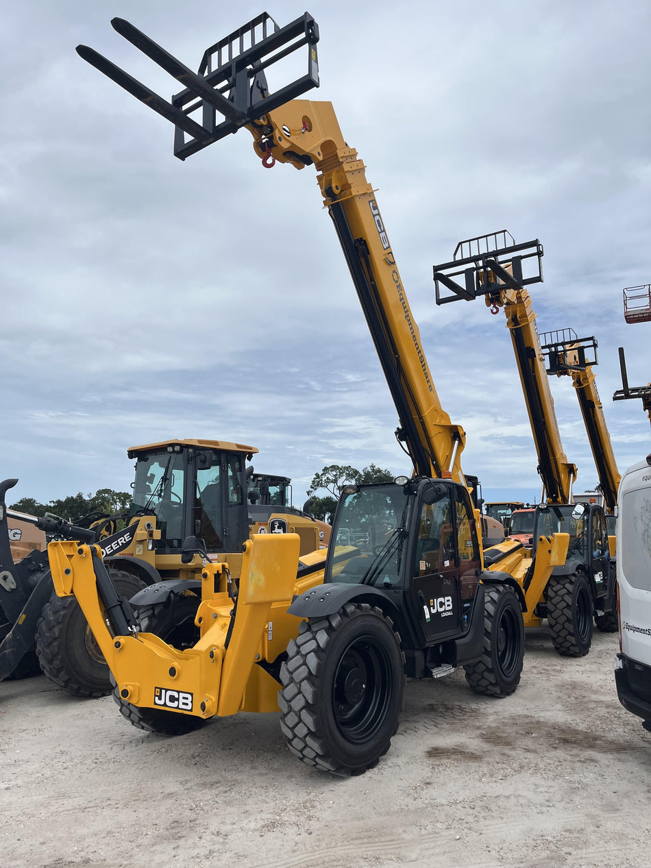 2025 JCB 512-56