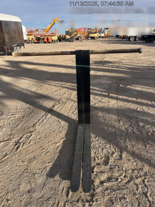 2019 Case 580N EP Canopy, 4WD, 1-Way Aux Hydraulics, Pilot Controls, Ride Control and Loader Aux Hydraulics, 900 LB. Front CWT, 82" HD LONG LIP (1 CU. YD.) W/BOCE AND LIFT EYES, FLIP OVER/STABILIZER PADS COMB