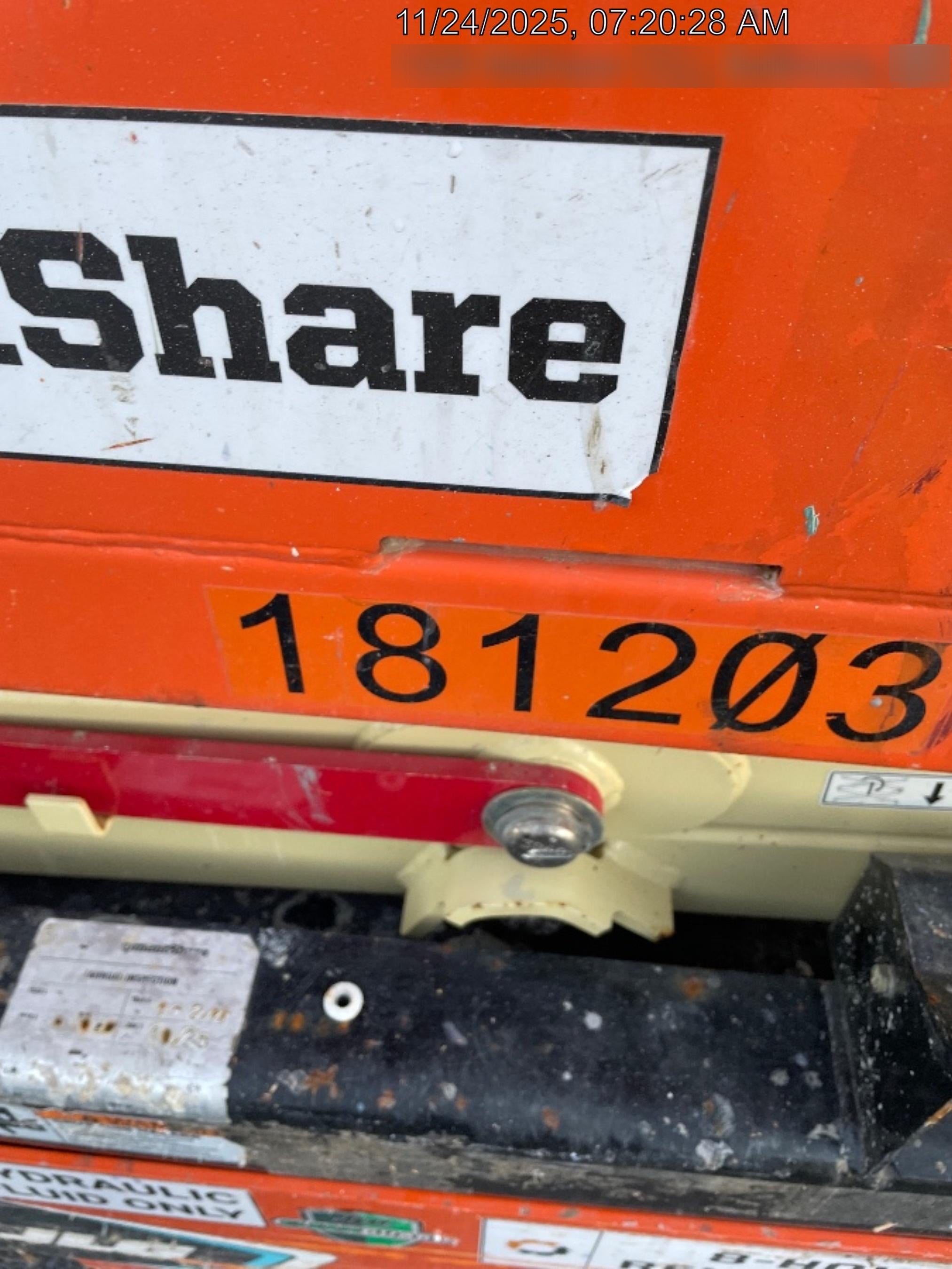 2021 JLG ES1330L