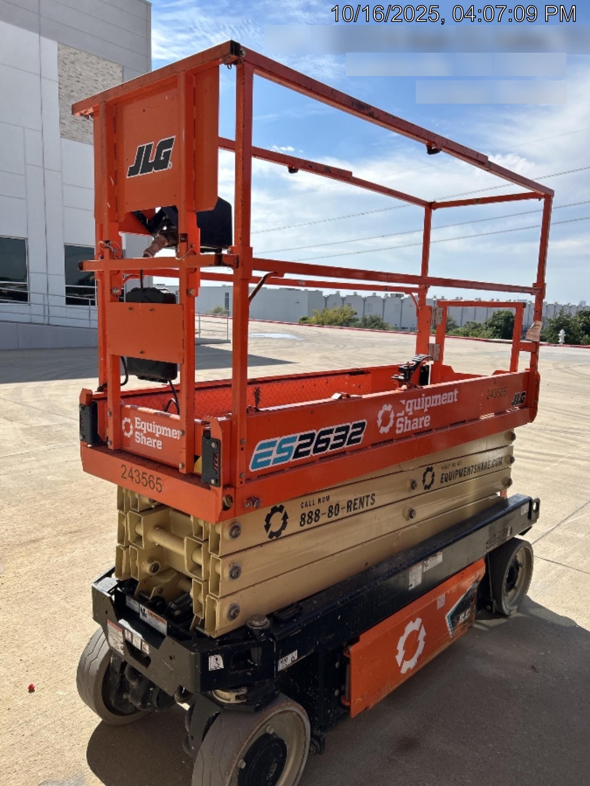 2022 JLG ES2632