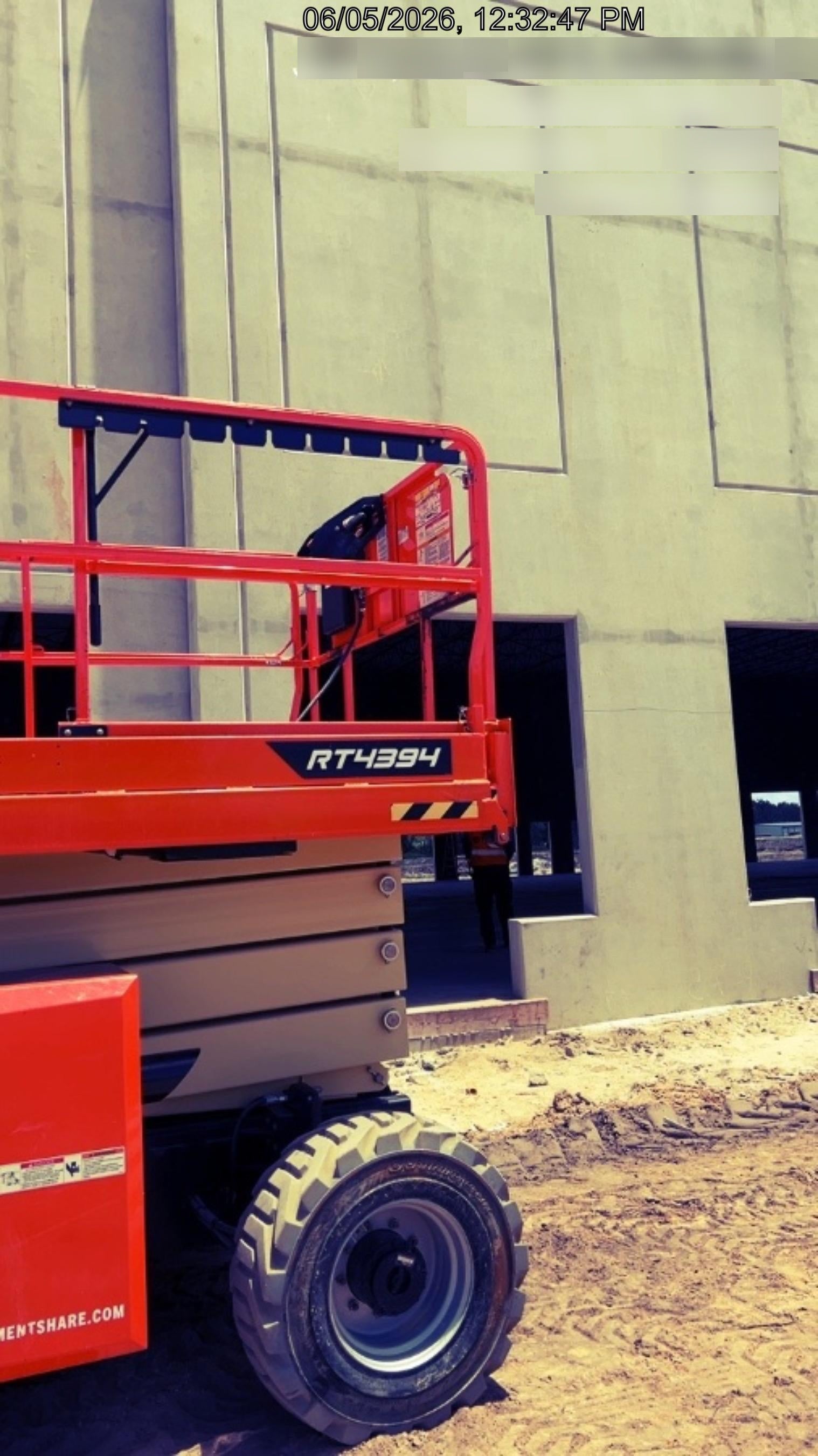 2025 JLG RT4394