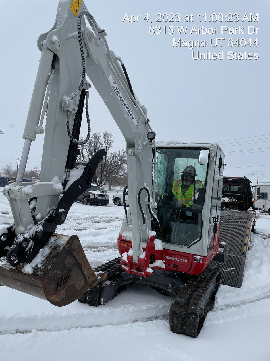 2023 TAKEUCHI TB235-2CR