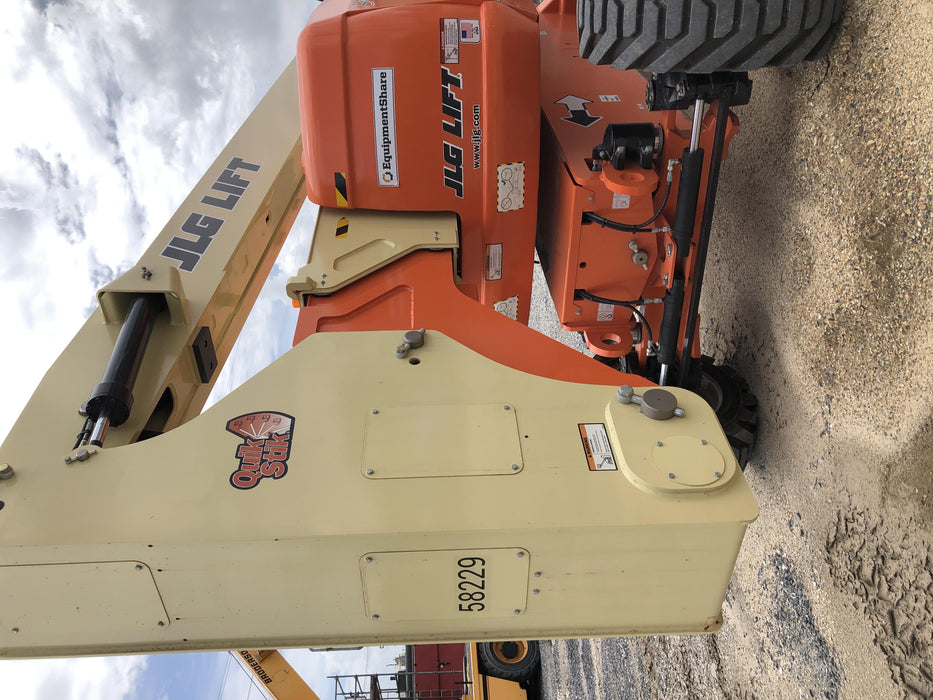 2019 JLG 800AJ