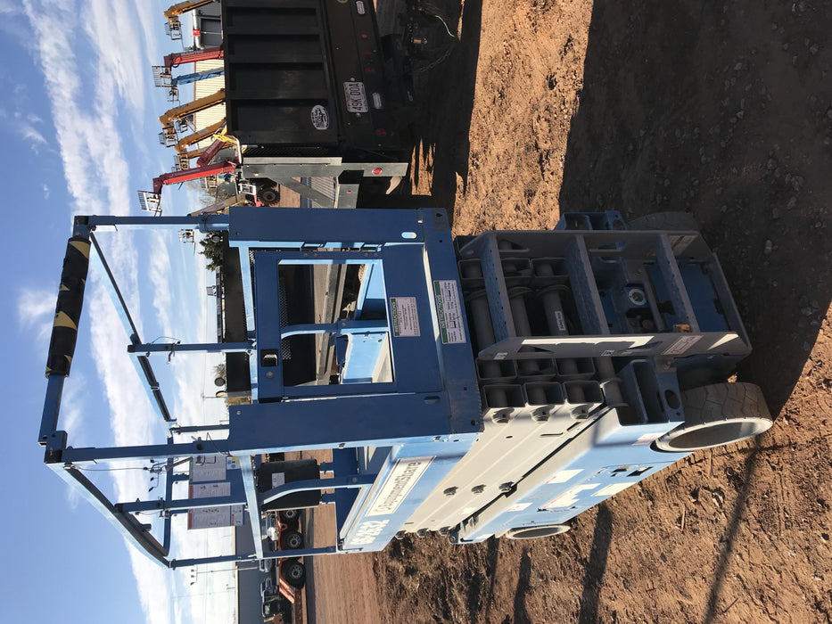 2019 Genie GS-2632 Folding rails with half height swing gate