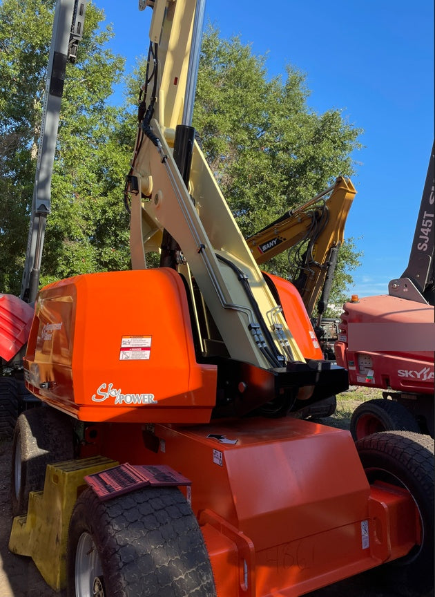 2022 JLG 660SJ