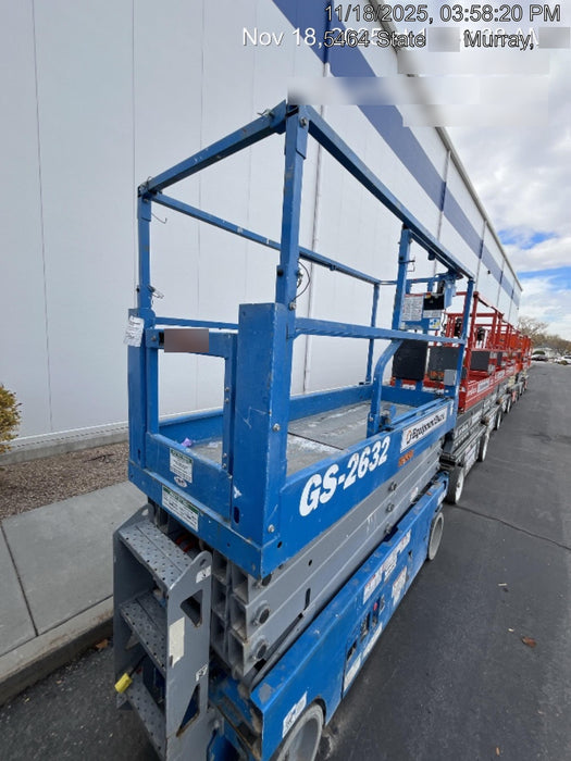 2020 Genie GS-2632 Solid NM Tires, Folding Rails with Half-Height Swing Gate, Beacon