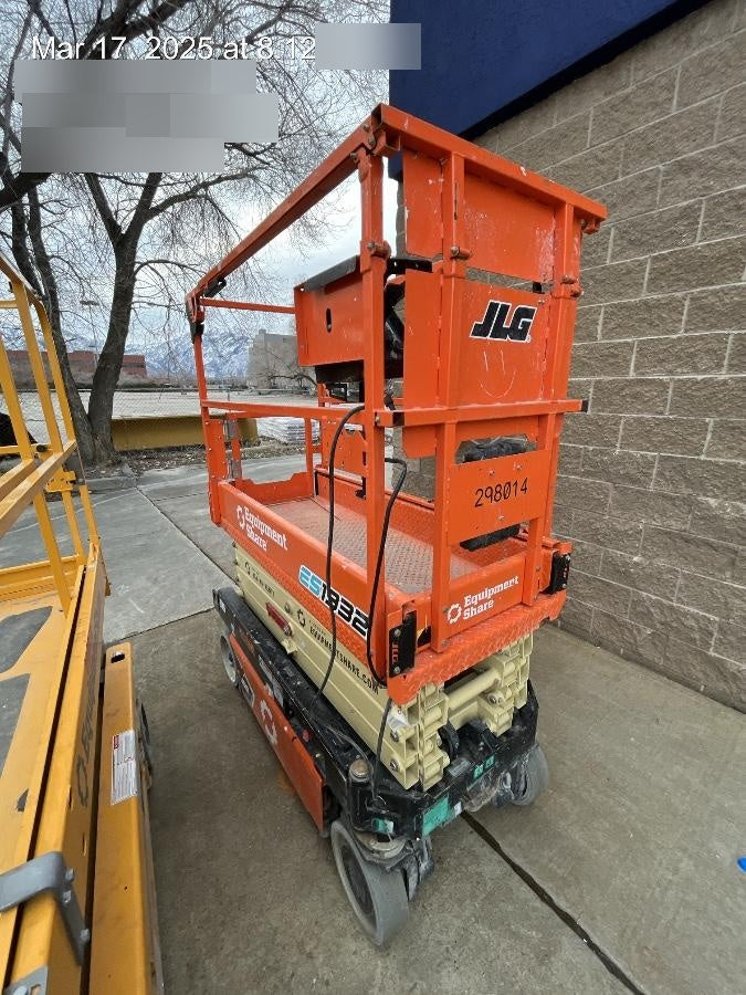 2023 JLG ES1932