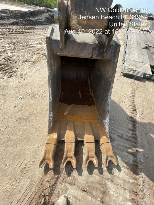 2017 CASE 36" Bucket - Case