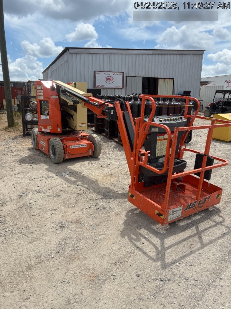 2021 JLG E300AJP