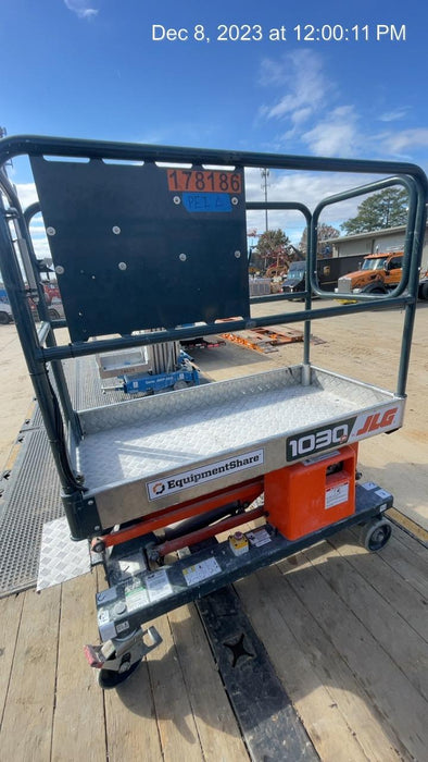 2021 JLG 1030P
