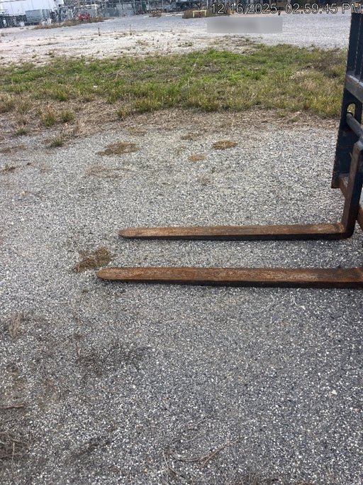 2018 Manitou MTA10055 MTA10055 - 74 HP T4, Canopy, Worklights/Strobe, Beacon, 66" Carriage, 60" Forks, Solid Tires, Lift Hook, Aux Hydraulics