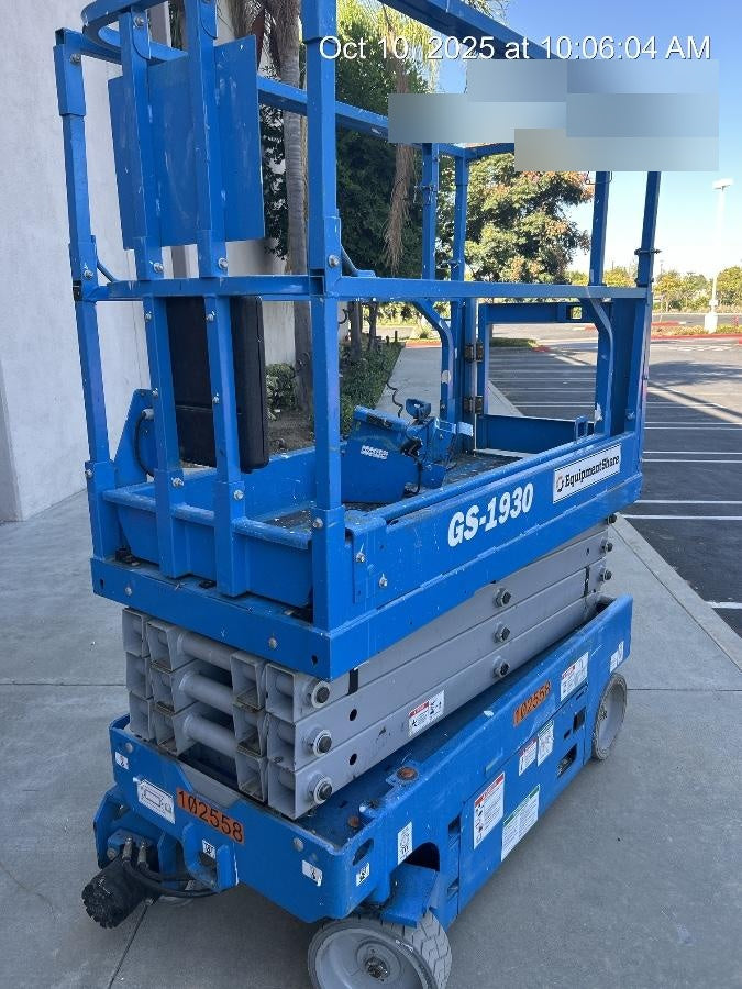 2020 Genie GS-1930 Solid Non Marking Tires, Beacon, Folding rails with half height swing gate, 800W Inverter