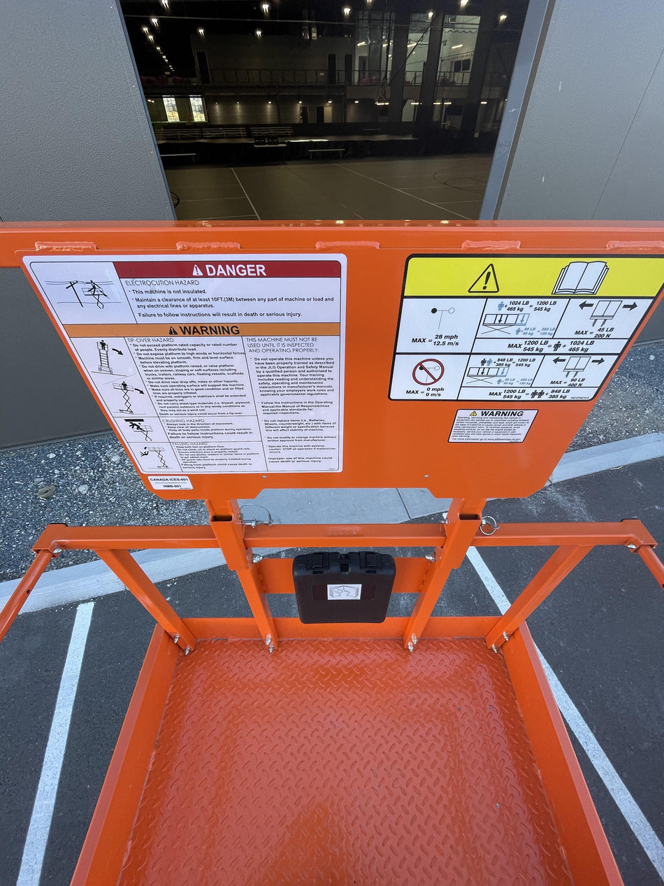2022 JLG ES3246
