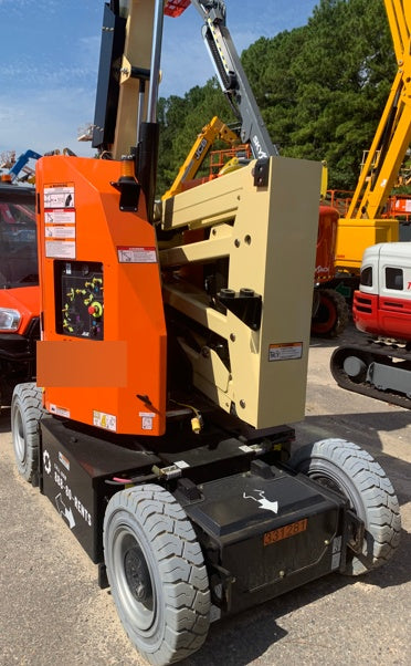 2023 JLG E300AJP