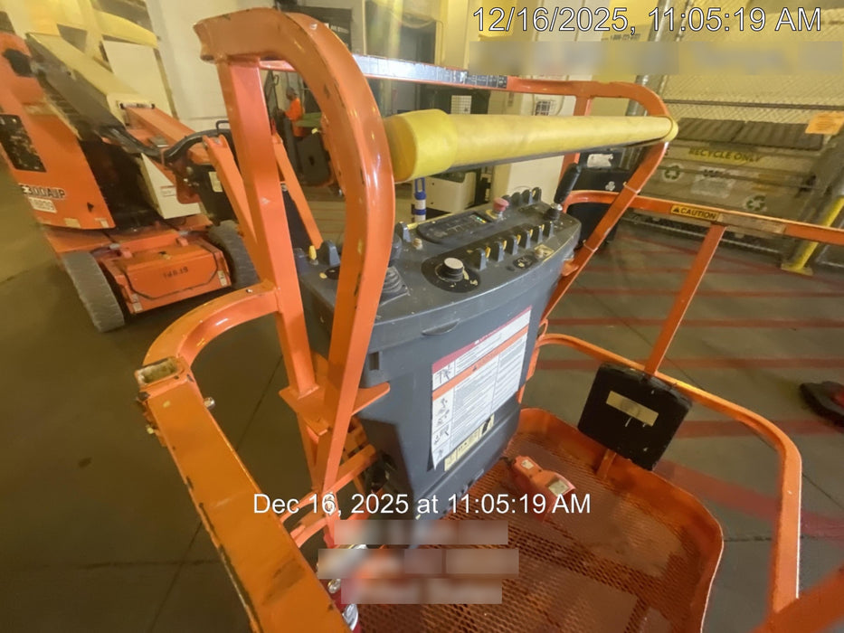 2019 JLG E300AJP