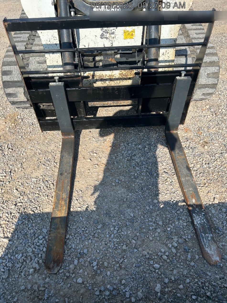 2025 ARROW MATERIAL HANDLING 24" Pallet Fork Frame