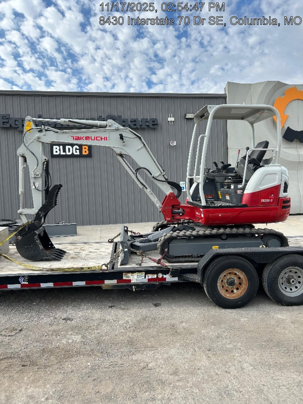 2024 TAKEUCHI TB235-2RA