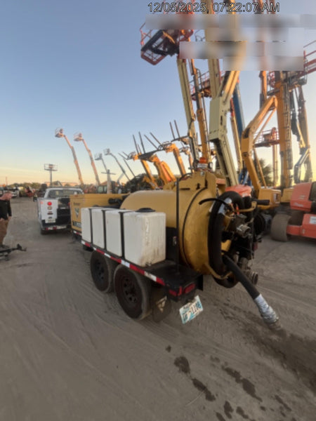 2021 Vac-Tron LP573XDT T4 Koehler Diesel Engine, 500 Gallon Debris Tank, x2 100 Gallon Water Tanks