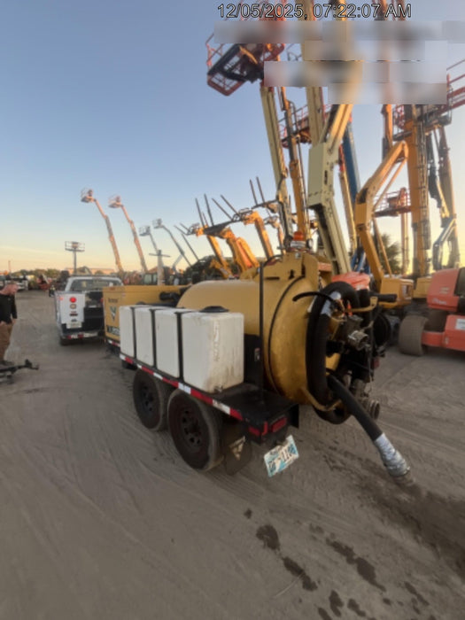 2021 Vac-Tron LP573XDT T4 Koehler Diesel Engine, 500 Gallon Debris Tank, x2 100 Gallon Water Tanks