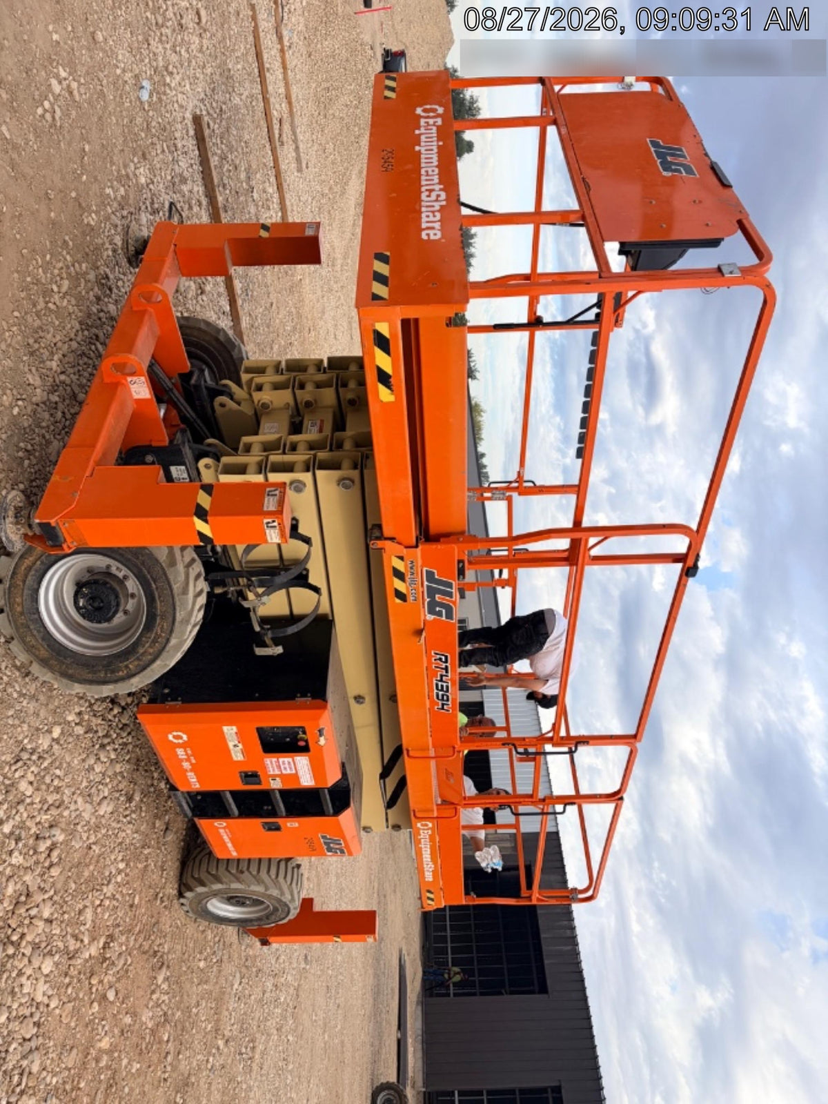2023 JLG RT4394