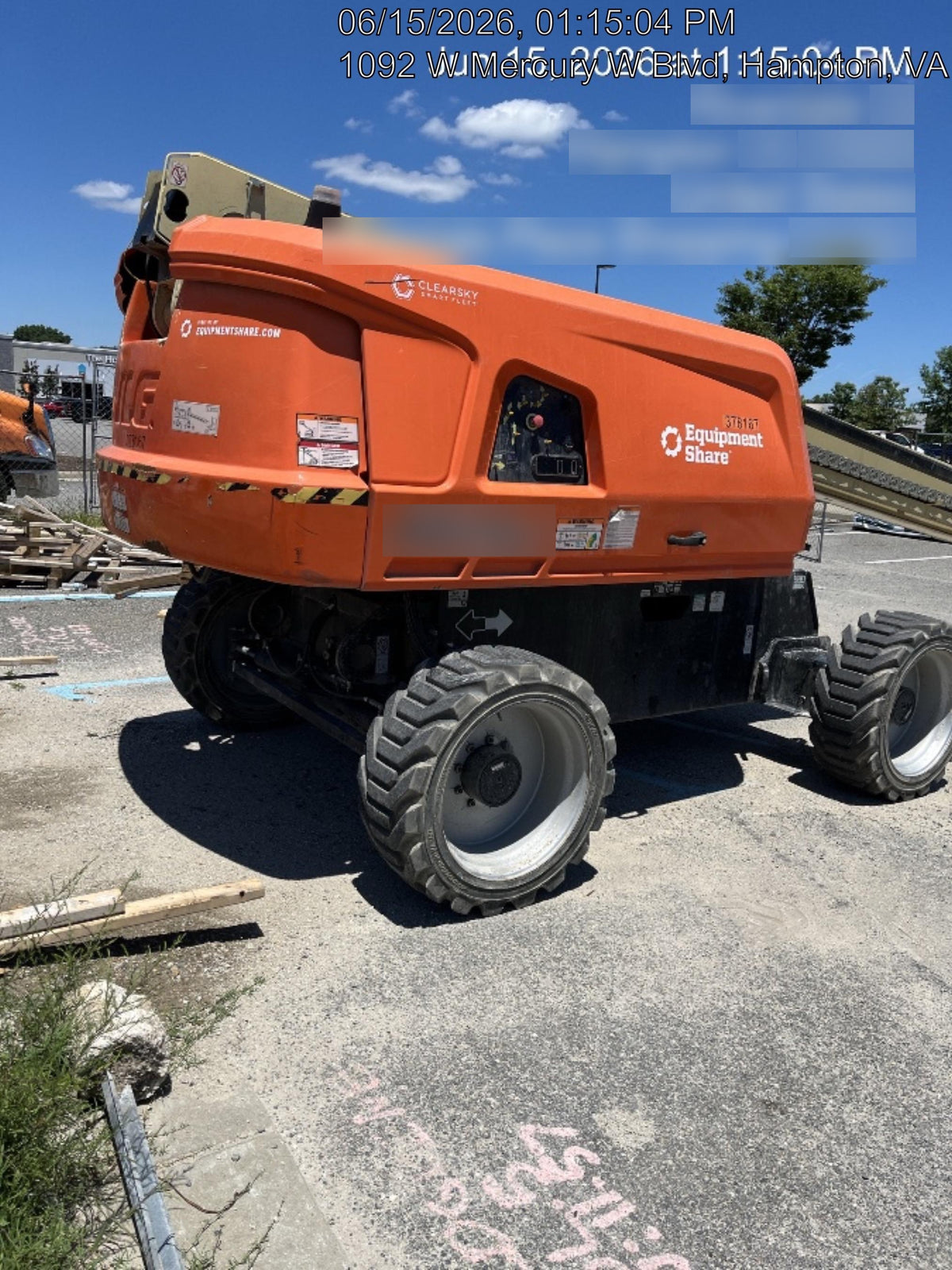 2023 JLG 660SJ