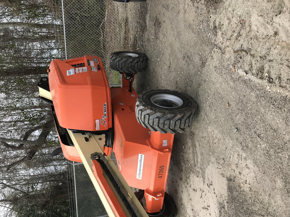 2019 JLG 400S