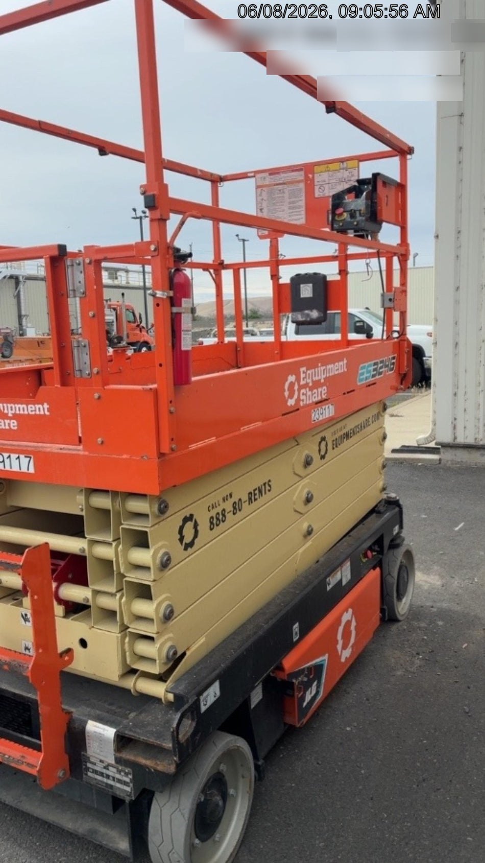 2022 JLG ES3246