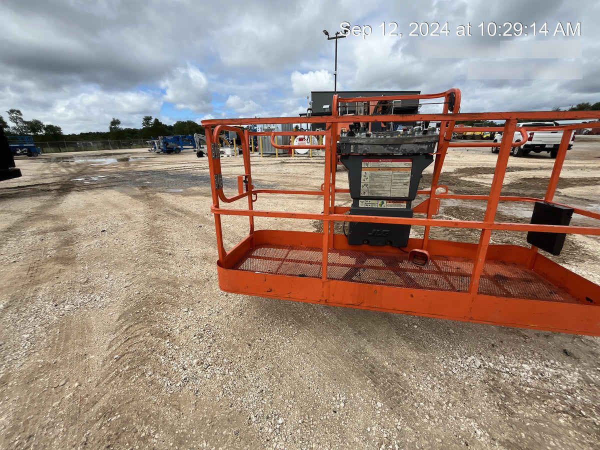 2019 JLG 860SJ