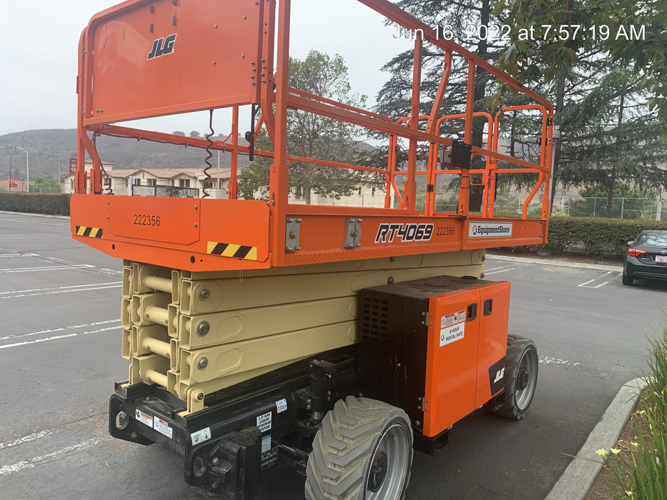 2022 JLG RT4069