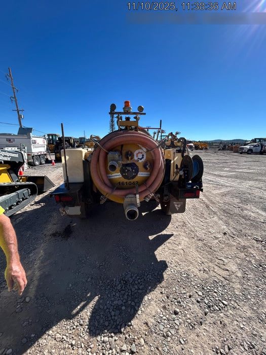 2021 Vac-Tron LP573XDT T4 Koehler Diesel Engine, 500 Gallon Debris Tank, x2 100 Gallon Water Tanks