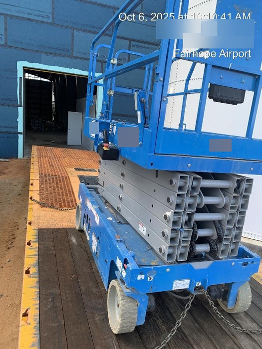 2019 Genie GS-4047 Folding rails with half height swing gate