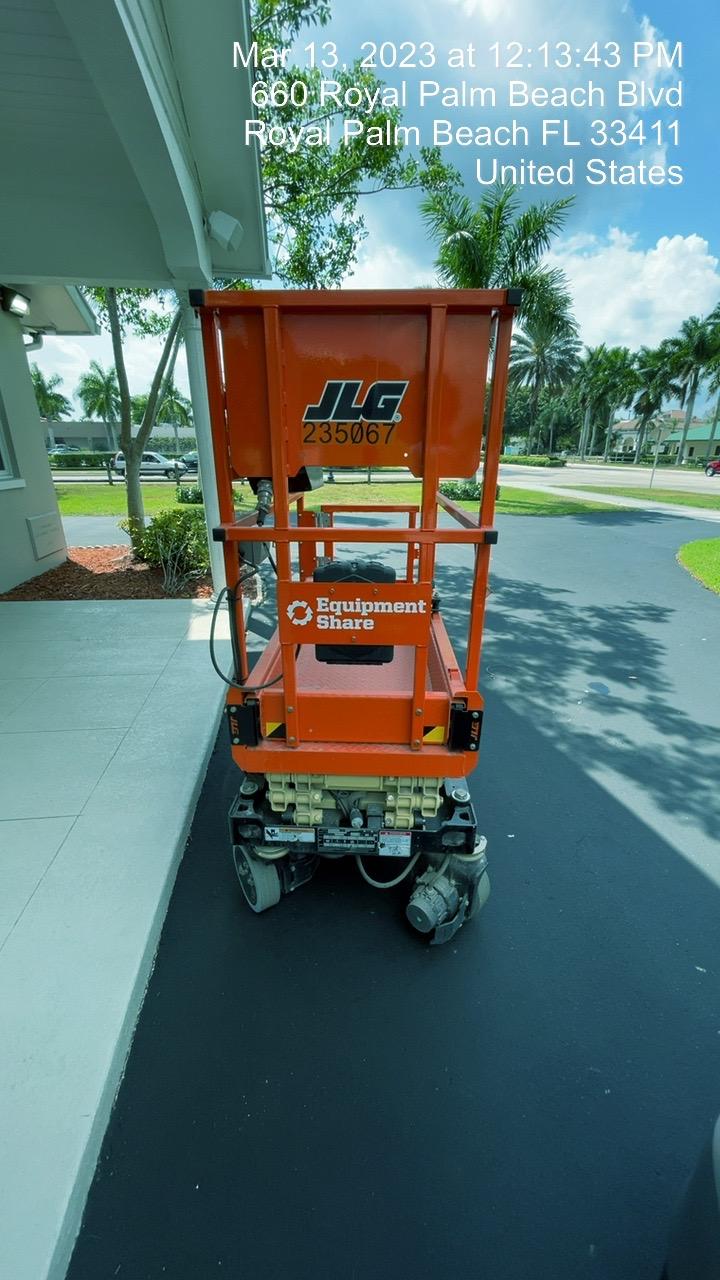 2022 JLG ES1330L