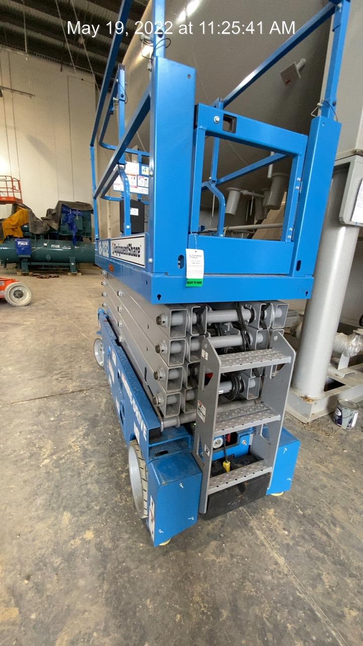 2022 GENIE GS-3232
