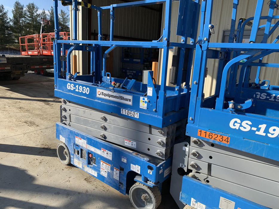 2020 Genie GS-1930 Solid Non Marking Tires, Beacon, Folding rails with half height swing gate