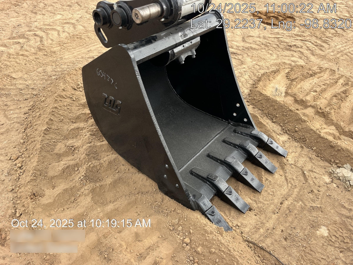 2025 TAKEUCHI 24" Bucket Takeuchi