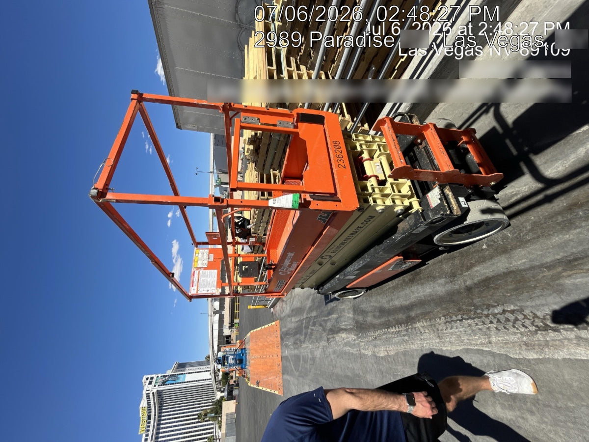 2022 JLG ES2632