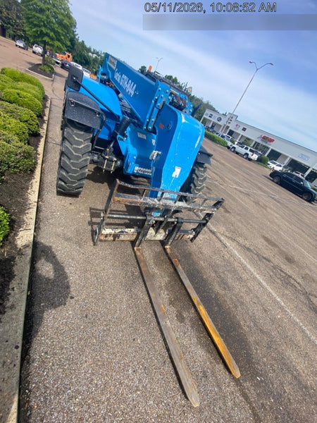 2018 Genie GTH-844 Genie GTH-844 w/Enclosed Cab w/HVAC, Work Lights, Solid Tires, Beacon, 60" Carriage and Forks