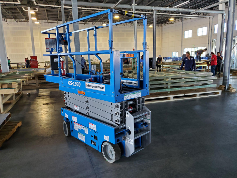 2020 Genie GS-1930 Solid Non Marking Tires, Beacon, Folding rails with half height swing gate, 800W Inverter