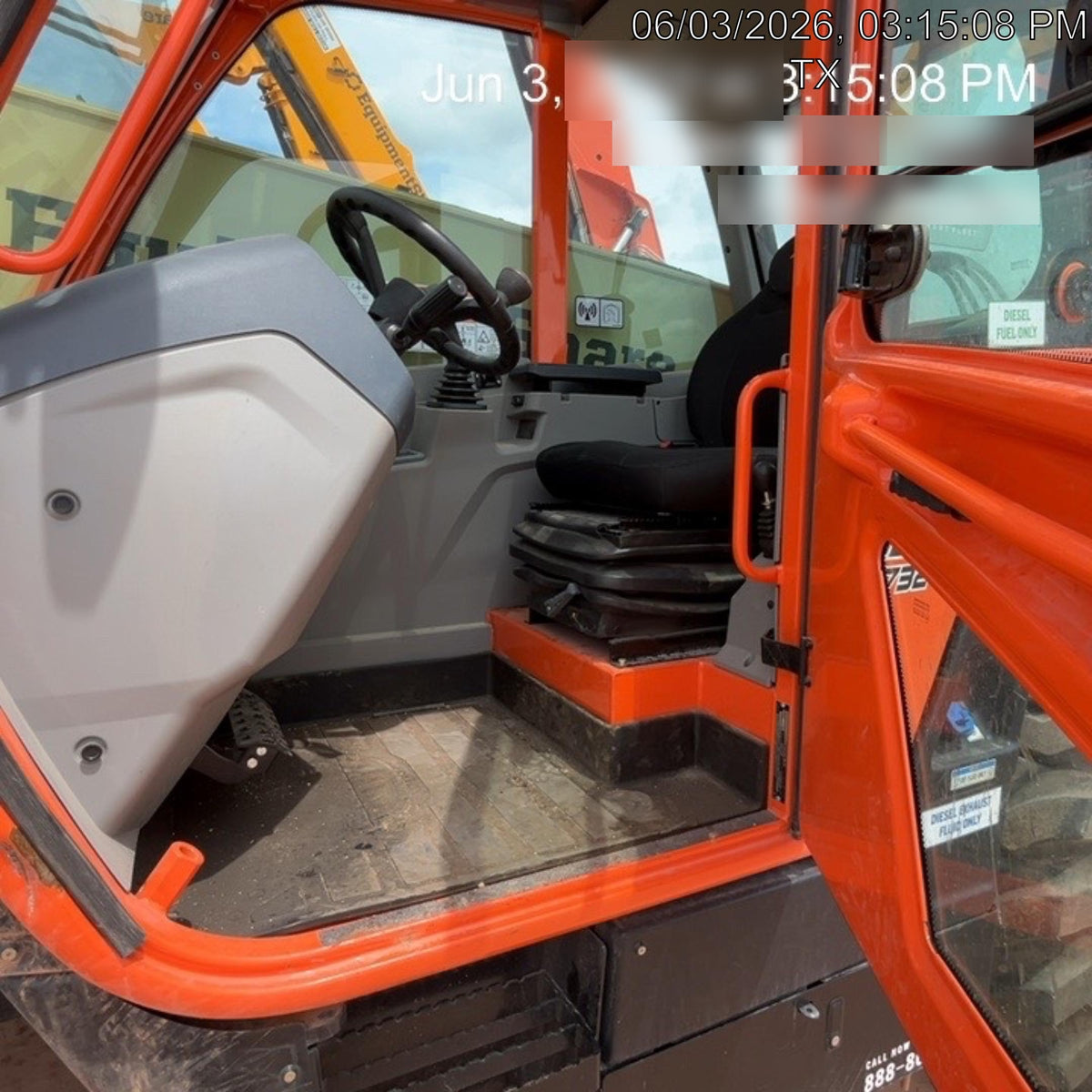 2025 JLG 1732