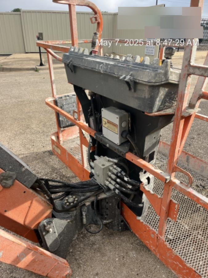 2016 JLG 660SJ