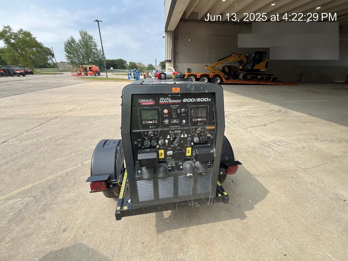 2024 Lincoln Electric Dual Maverick 200/200X Ready Pak 3, Includes Trailer, Cable Rack, Fender Light Kit K4382-1-RP3
