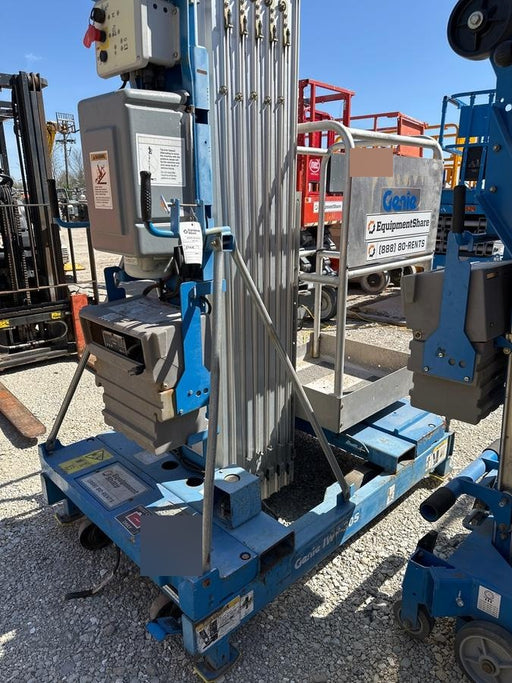 2008 GENIE IWP-30S