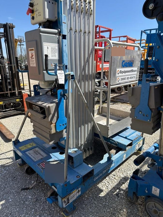 2008 GENIE IWP-30S
