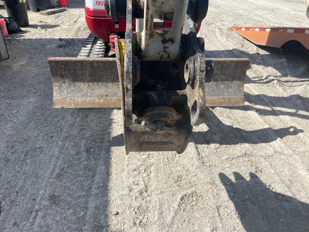 2025 TAKEUCHI TB235-2R